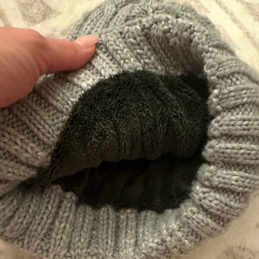 The North Face Women's Cable Knit Beanie in icy greyish blue - Picture 3 of 4